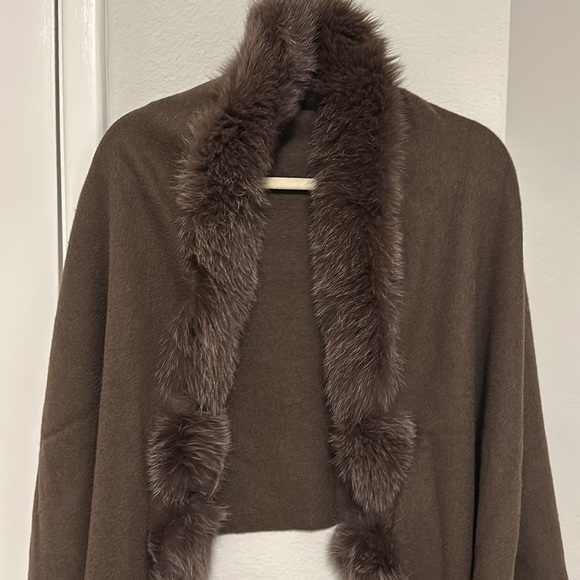🤎GORGEOUS chocolate brown cashmere/wool/fox wrap - Picture 2 of 4